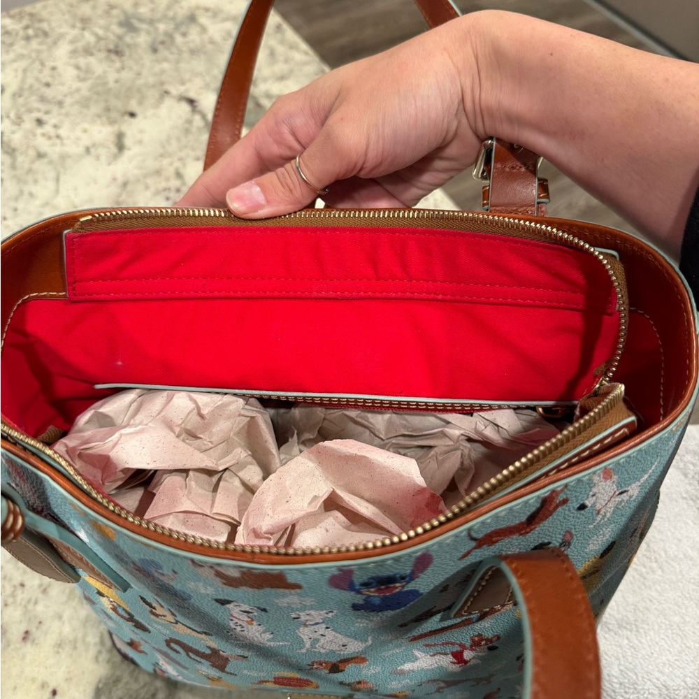 Disney Dooney and Bourke 2017 edition Dog tote purse - Picture 4 of 4